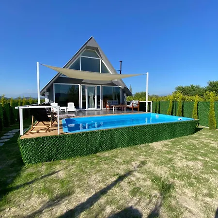 Goecebe House *